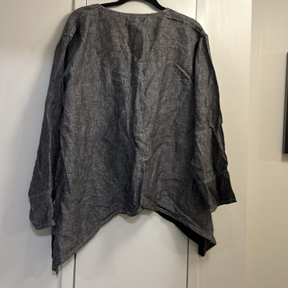 Desert Design Asymmetrical Gray Button-Up Top - Picture 2 of 12